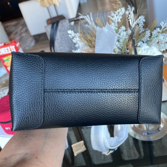 Michael Kors New with tags 9” x 71/2” black leather 2 way bag - Picture 3 of 5